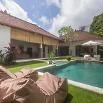 Charming 3 Bedrooms Villa Beach Walking Distance